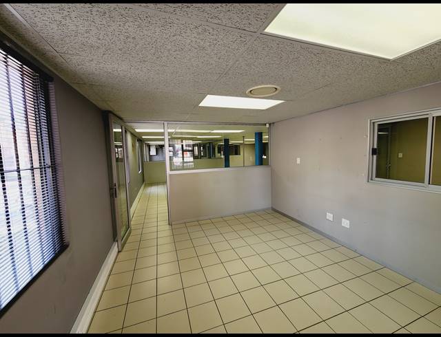 395M² OFFICE TO LET IN NORTH RIDING